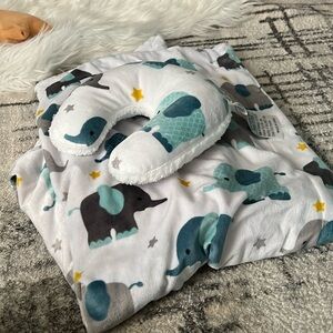 Baby blanket & pillow